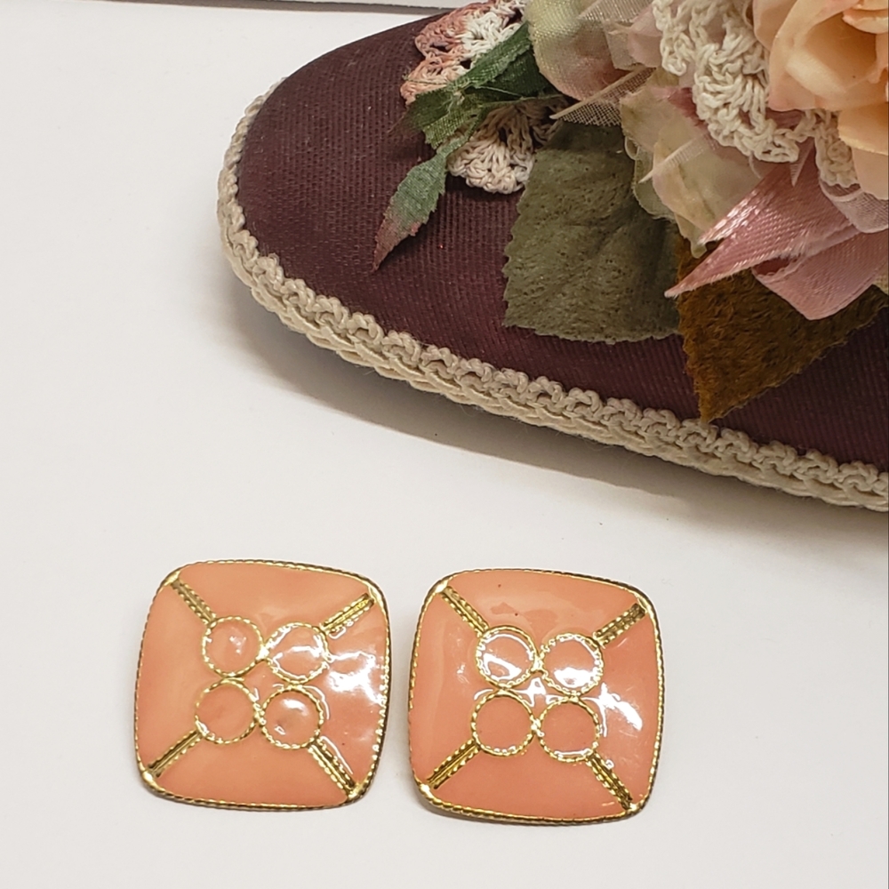 Beautiful Vintage Pink & Gold Square Statement Earrings Clip on
